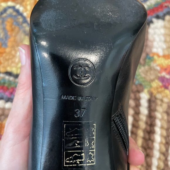 ๐บ๐๐บ Chanel Black Leather Booties with CC Logo Silver Toe Cap - Picture 7 of 10